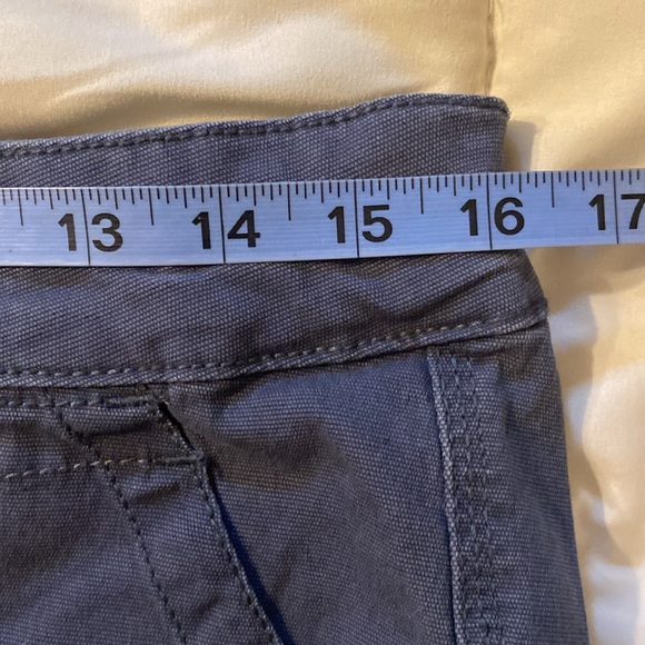 Time And Tru Grey/Blue Cargo Capris Size 10 - Picture 7 of 9